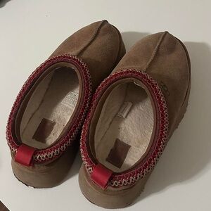 WOMENS UGG SLIPPERS